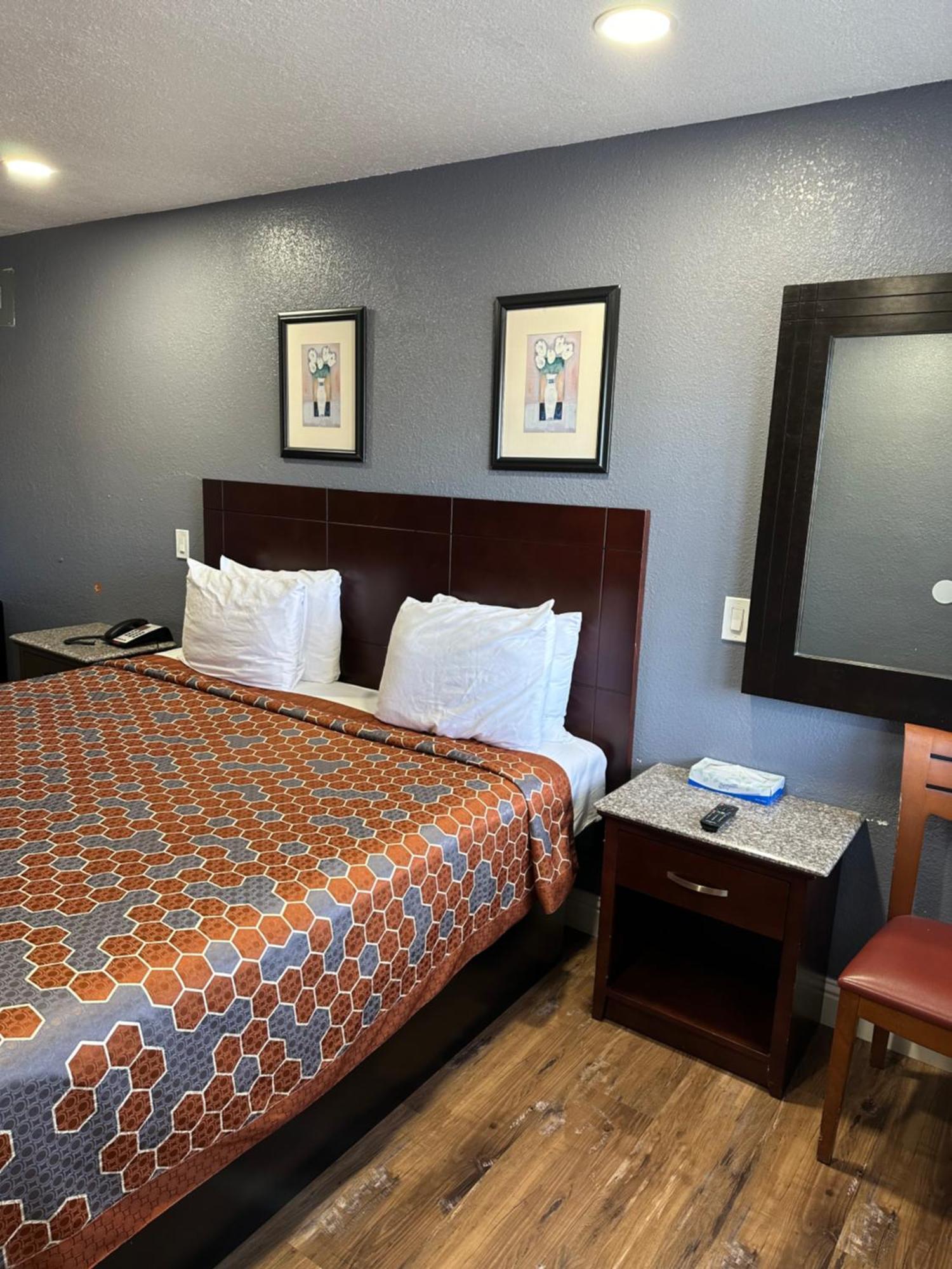Fireside Inn By The Beach Boardwalk & Bowling 산타크루즈 외부 사진