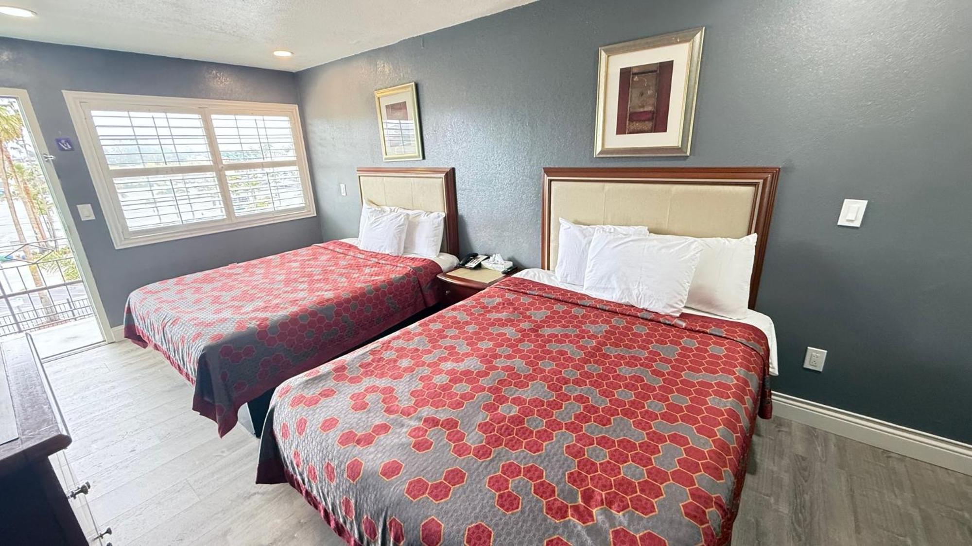 Fireside Inn By The Beach Boardwalk & Bowling 산타크루즈 외부 사진