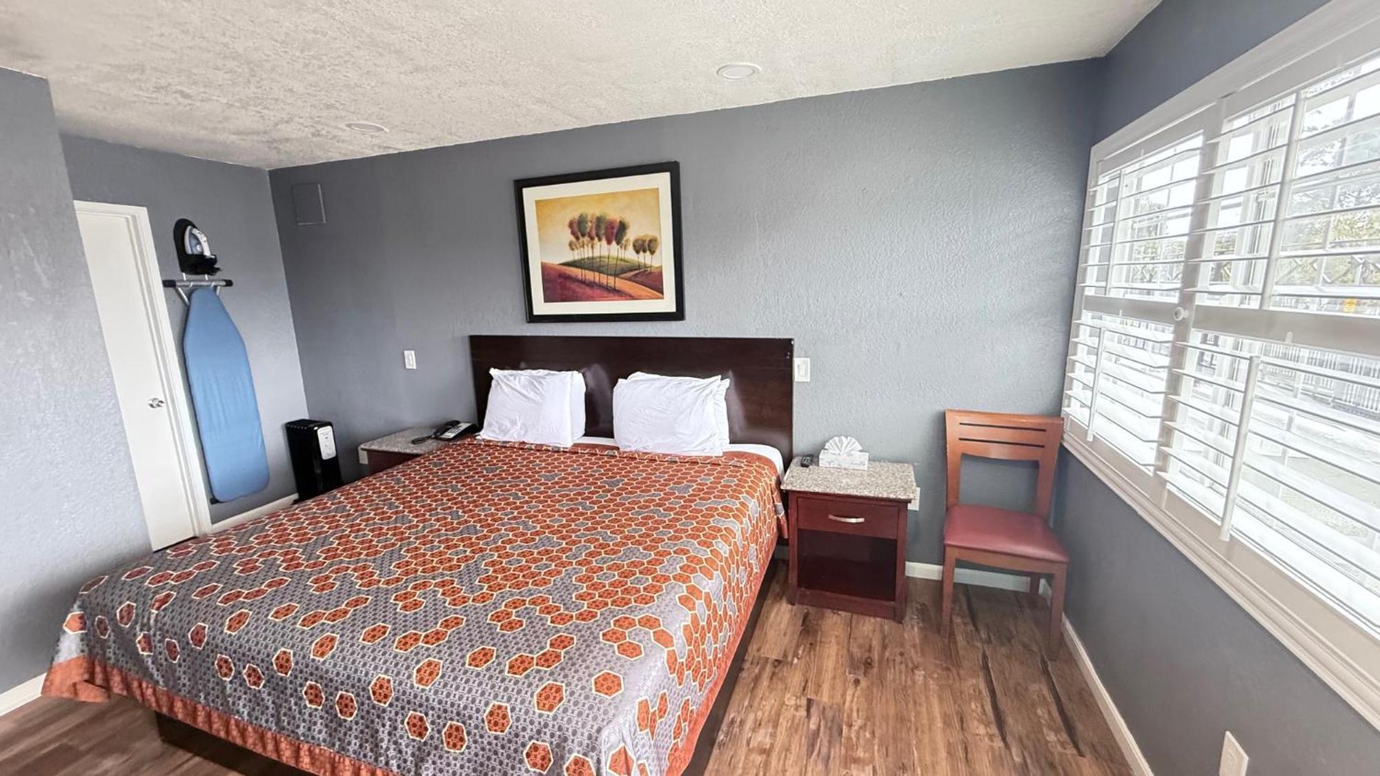 Fireside Inn By The Beach Boardwalk & Bowling 산타크루즈 외부 사진